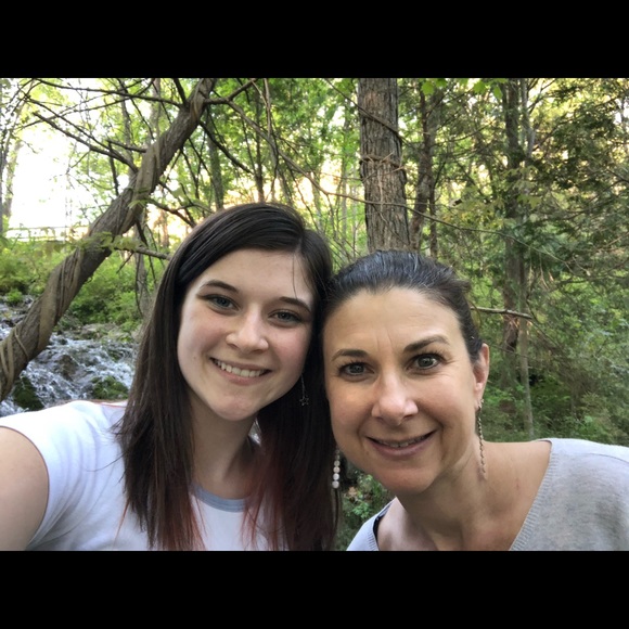 Meet your Posher, Abby - Picture 2 of 5